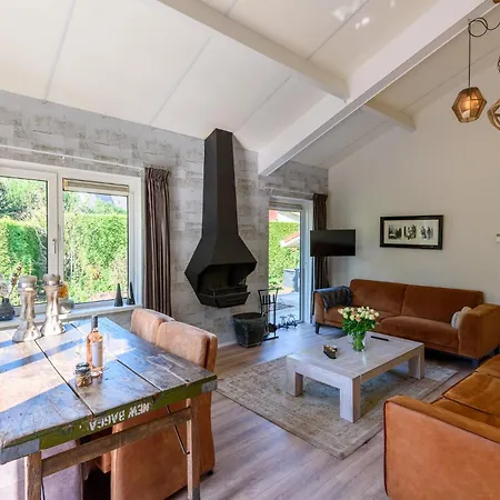 بيت للعطل Luxe En Comfort Aan Bos - Geniet Rust & بوتِنْ